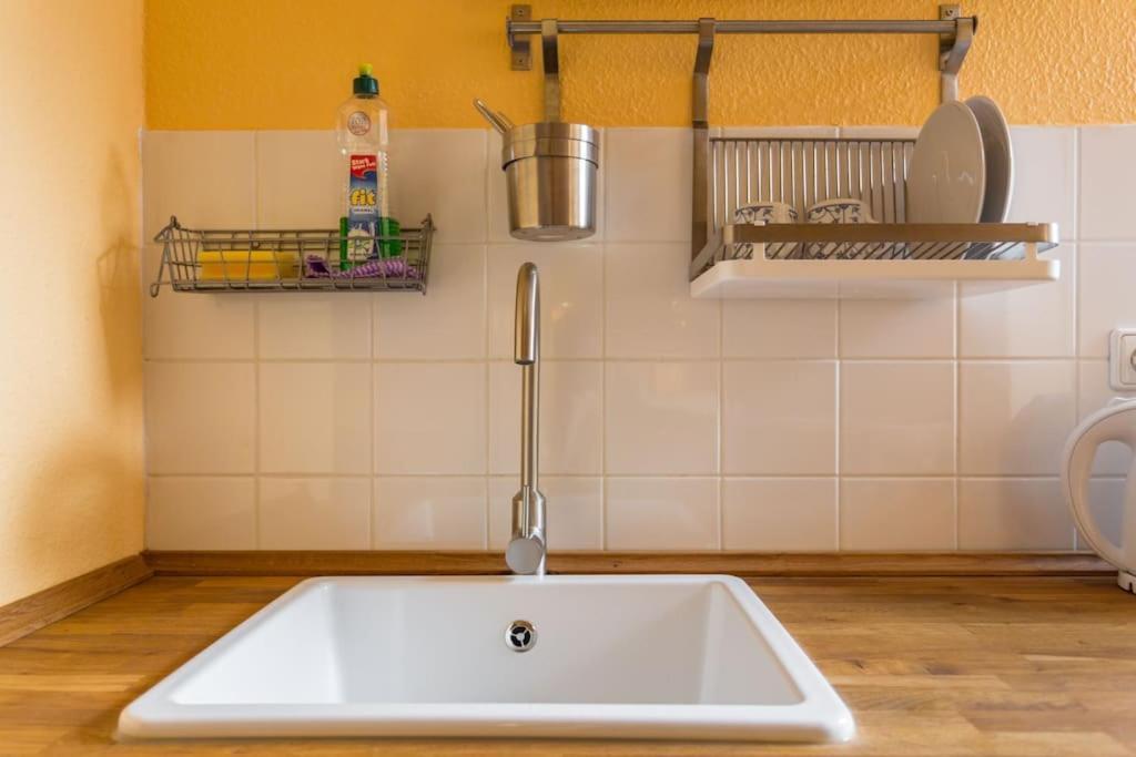 Zentrale Altbauwohnung Im Helmholtzkiez Berlin Eksteriør billede