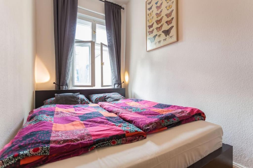 Zentrale Altbauwohnung Im Helmholtzkiez Berlin Eksteriør billede